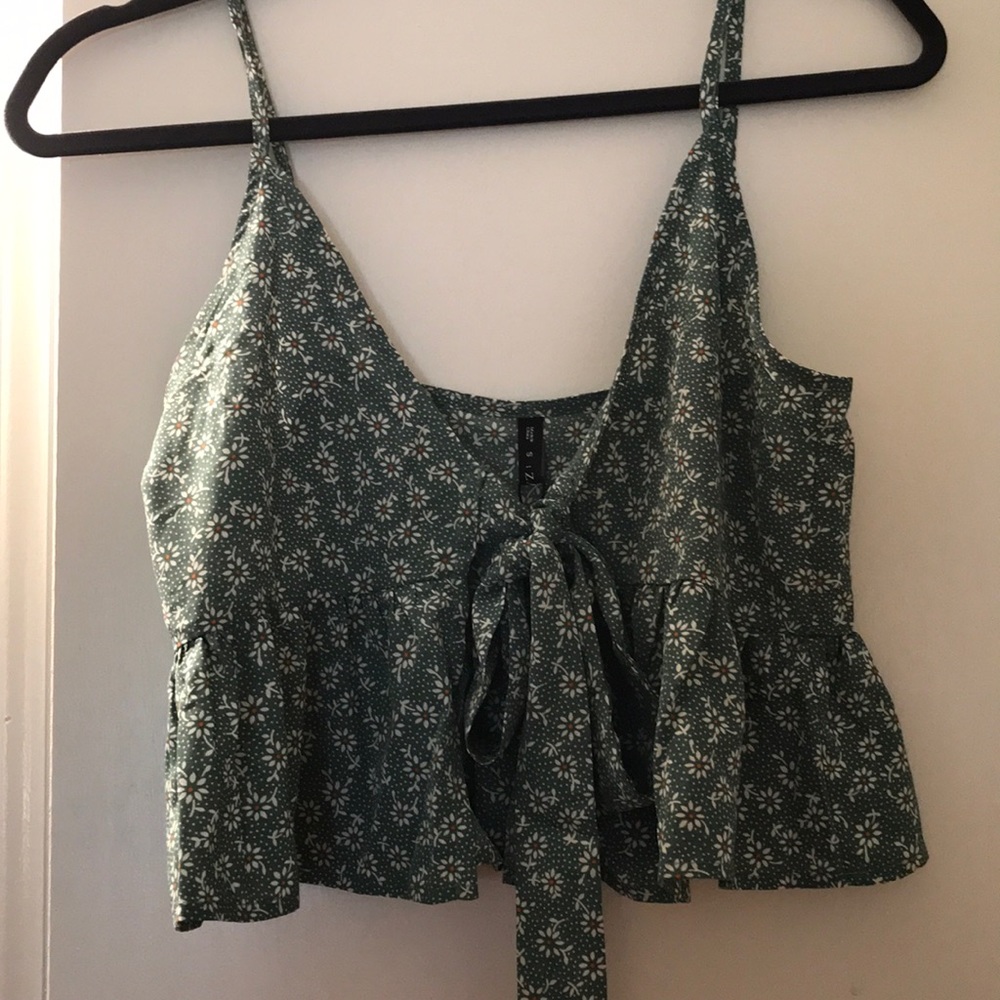Green floral crop tank top